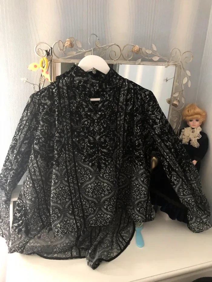 Adorable blouse, chemise, haute noire fleurie - photo numéro 8