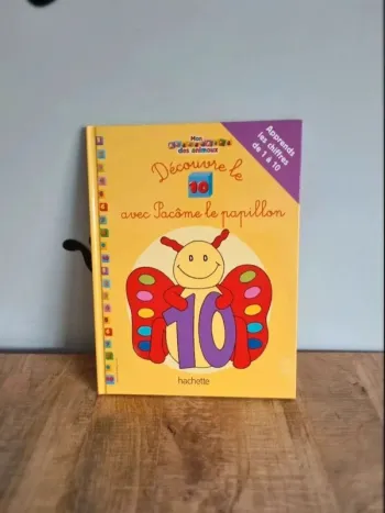 Livre enfant mon abécédaire des animaux découvre le 10 avec Pacôme le papillon