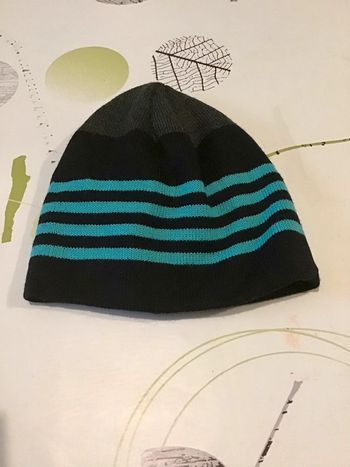 Bonnet garçon taille 6/8 ans noir gris bleu