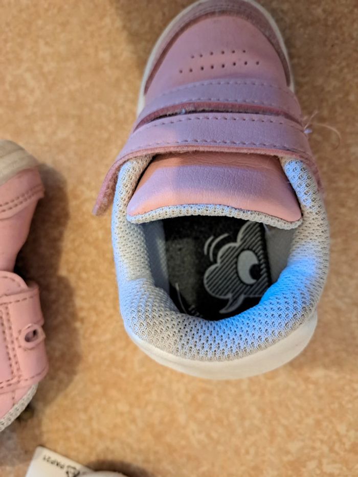 2 paires baskets bébé fille Decathlon taille 21 - photo numéro 2