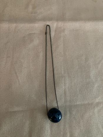 Collier bleu
