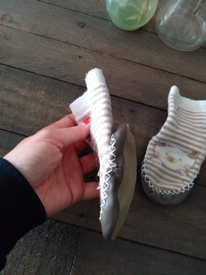 Chaussettes chaussons chaussures bébé de 3 mois a 6 mois - photo numéro 2