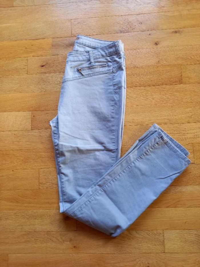 Pantalon coton gris clair taille 40 marque divilune