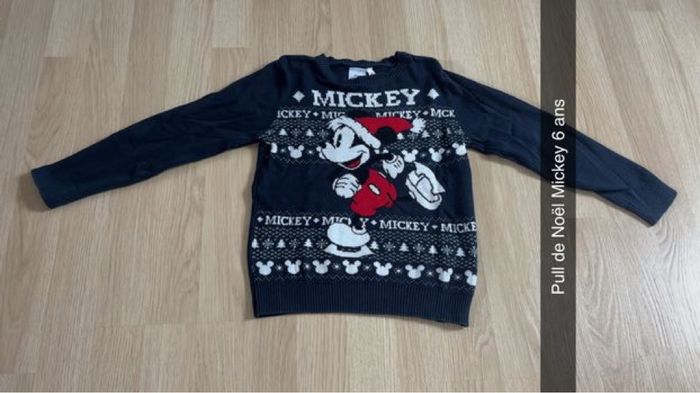 Pull Noël Mickey