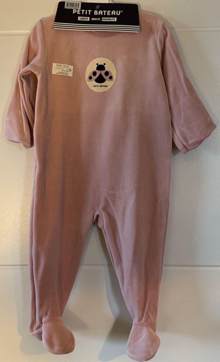 Grenouillère / pyjama Petit Bateau rose taille 12 mois 74 cm