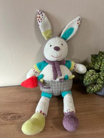 Doudou peluche lapin Tinoo blanc vert carotte sauthon