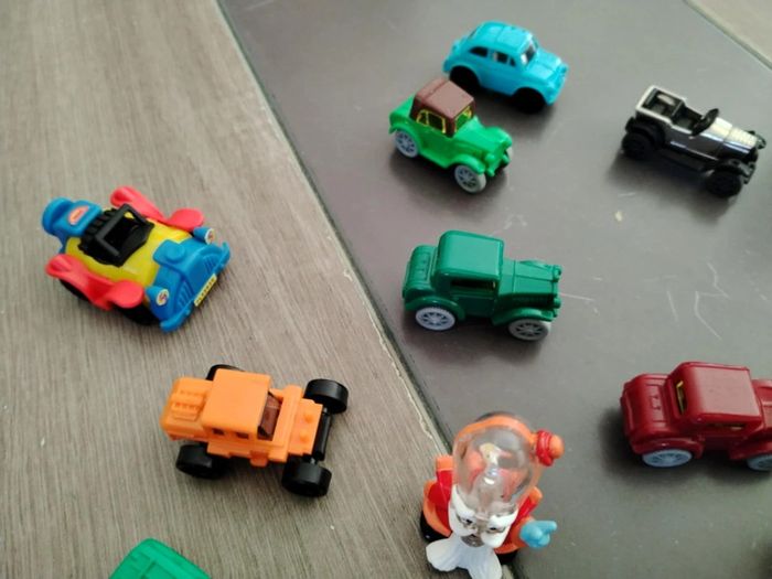 Lot ancien jouets kinder et autres - photo numéro 4