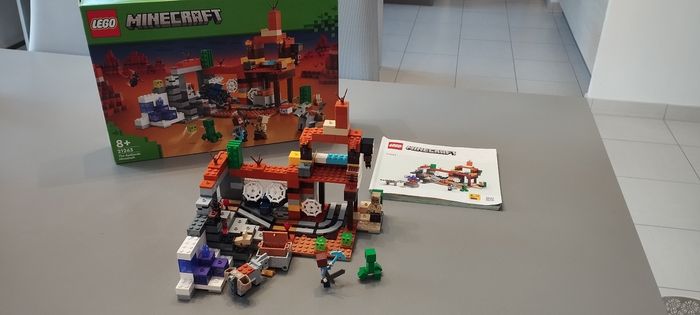 Lego Minecraft 21263