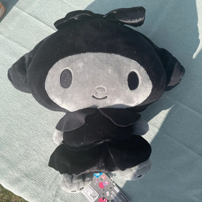 Hello Kitty Peluche Kuromi x My Melody Noir et Blanc (Black and White) Sanrio Furyu