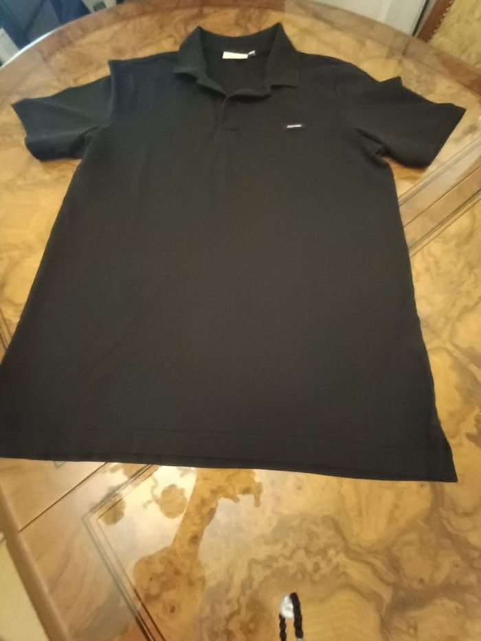 Polo Calvin Klein slim fit neuf taille M avec nouveau logo ( depuis 2024) - photo numéro 2