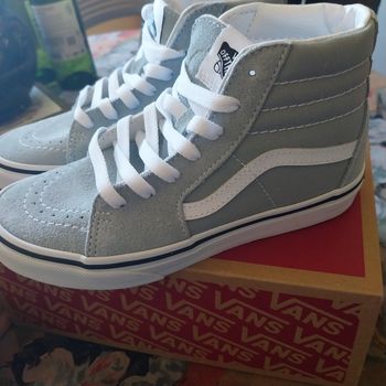 Vans jamais porté sk8 hi enfant pointure 33