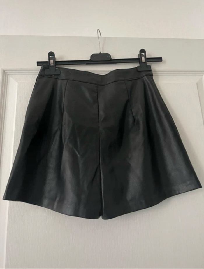 jupe short en cuir - photo numéro 3