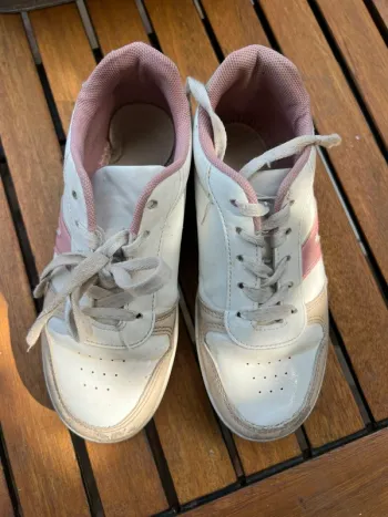 Basket tricolore taille 32 chaussea