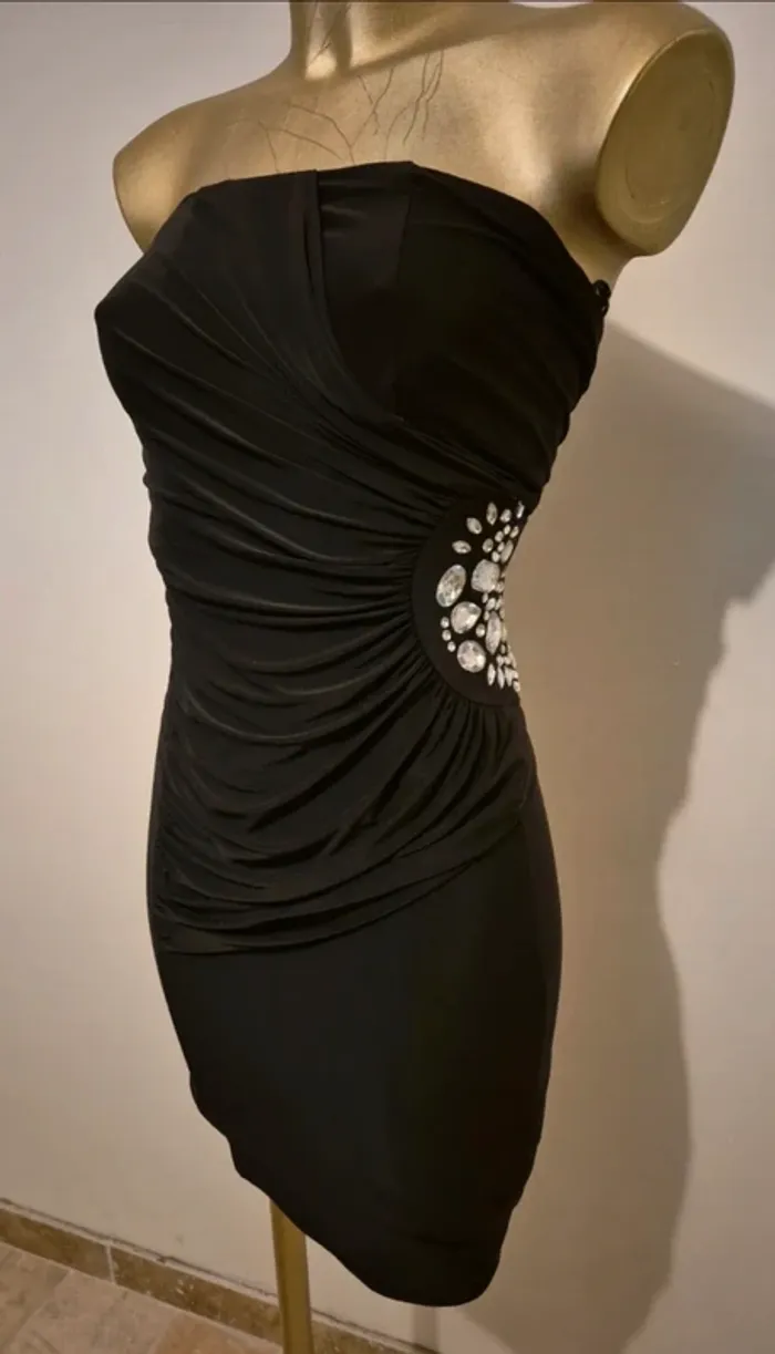 Robe chic noir neuve taille s