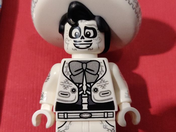 Minifig Lego Coco - Ernesto de la Cruz - Disney 100 ans - Parfait État - avec sachet - Lego Original - photo numéro 10