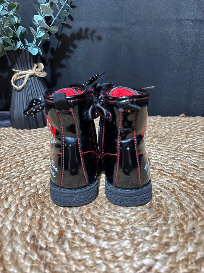 Bottes minnie fille pointure 22 - photo numéro 3