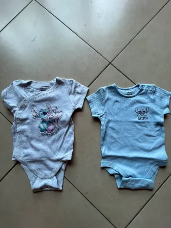 Lot de 2 bodies stitch taille 86 cm