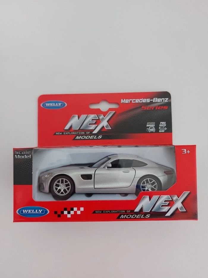 Mercedes-Benz - amg gt- argent