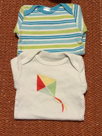 Lot bodies manches courtes 3 mois