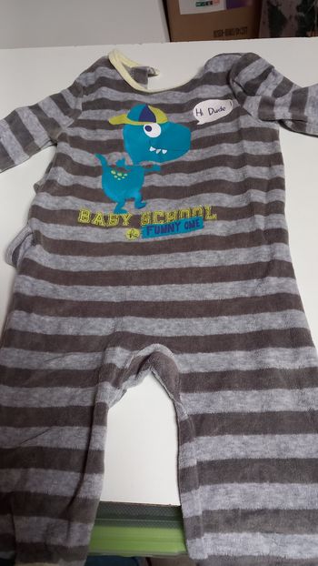 Pyjama dino.