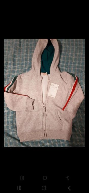 Gilet neuf DPAM 4 ans