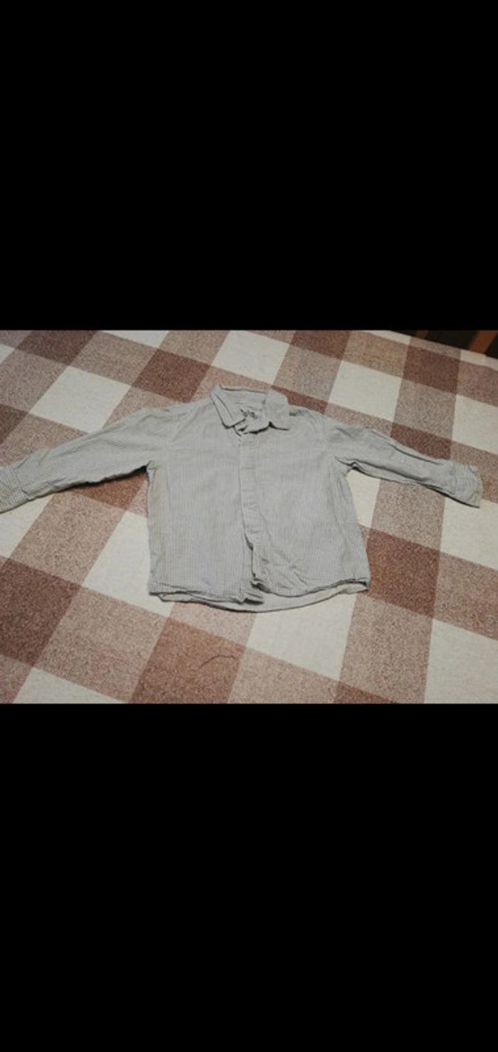 Chemise manches longues blanche a motif nid d abeilles 3 ans