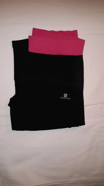 Legging court Domyos en taille 12 ans.