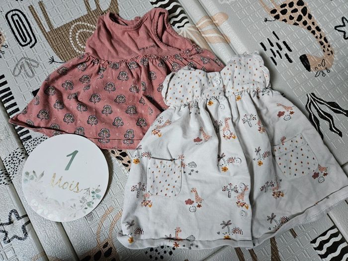 Lot 2 robes 1 mois