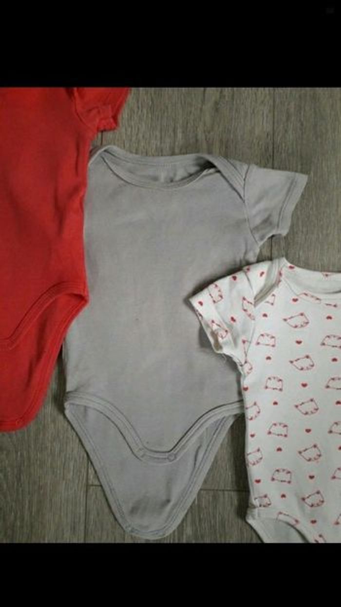 Lot de 3 bodies kiabi 6mois - photo numéro 3