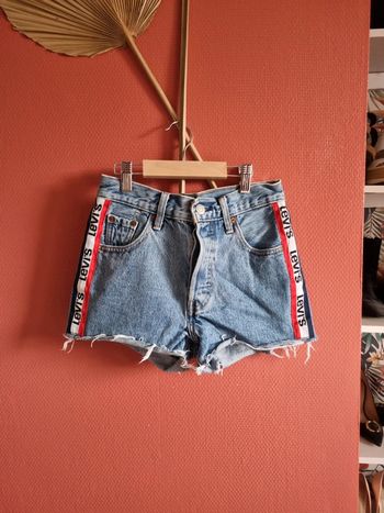 Short Levis