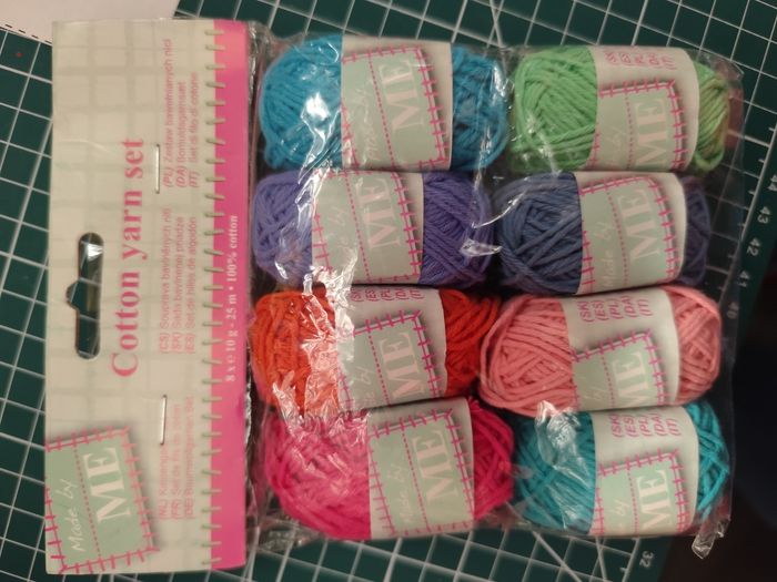 Lot 4  paquets de petites pelotes coton - photo numéro 2