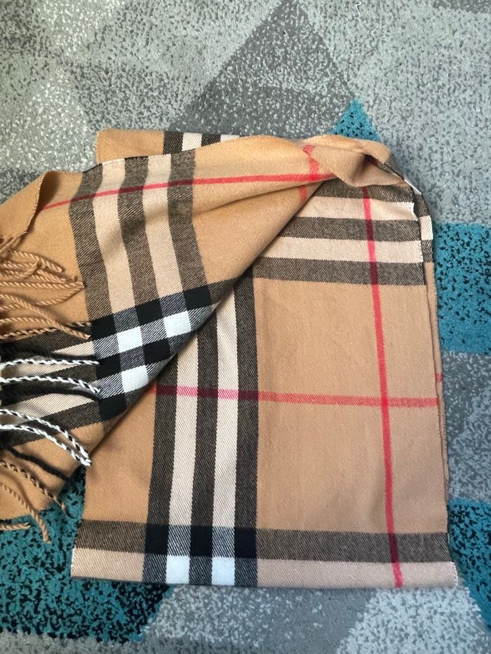 Écharpe Burberry - photo numéro 3