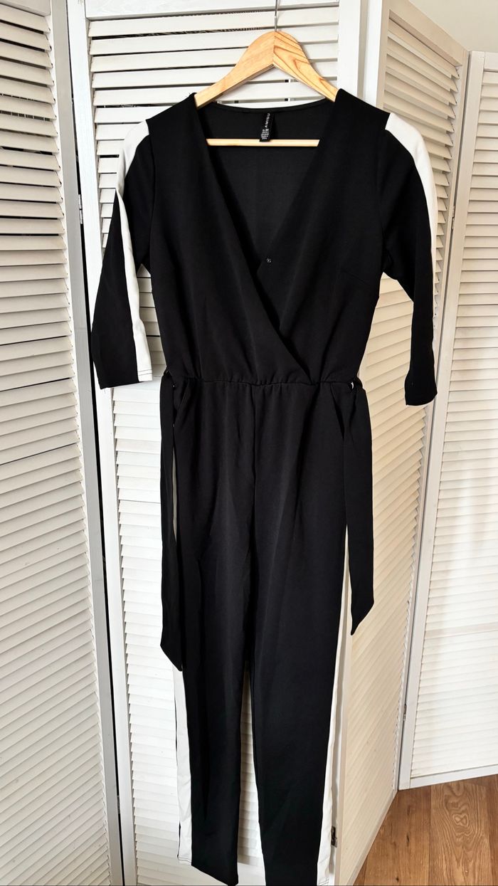 Combinaison noire et blanche