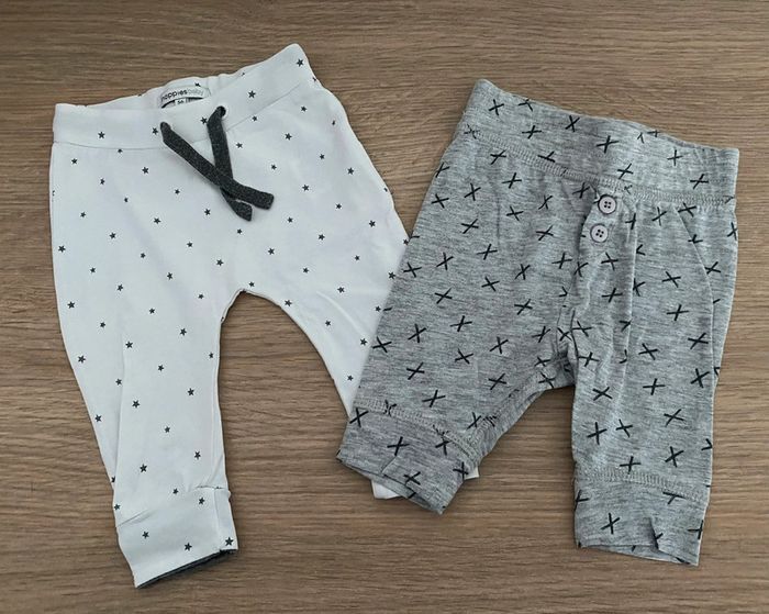 Lot 2 pantalons 1 mois