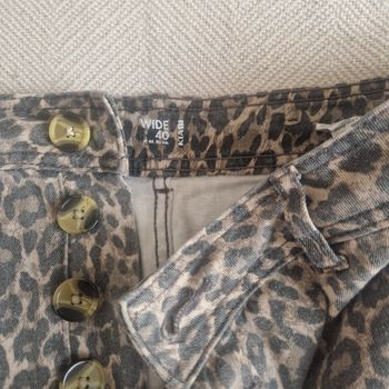 Pantalon stylé léopard Kiabi