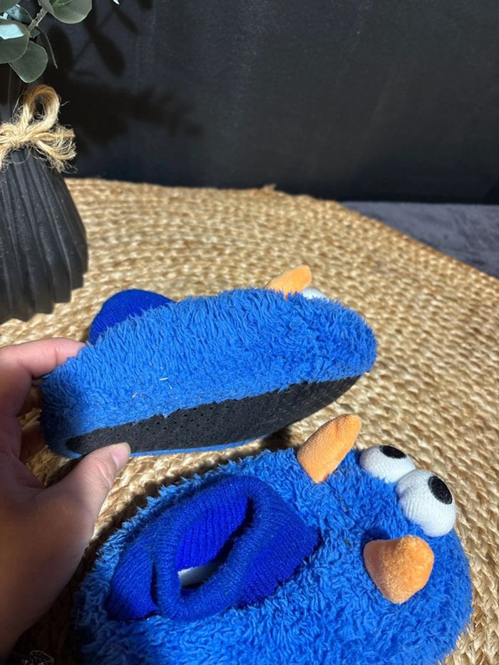 Pantoufles monstres pointure 25/26 - photo numéro 3