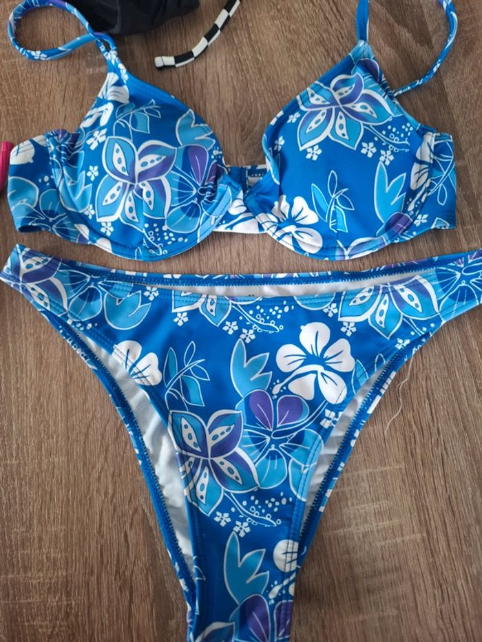 Lot de bikinis taille S - photo numéro 2