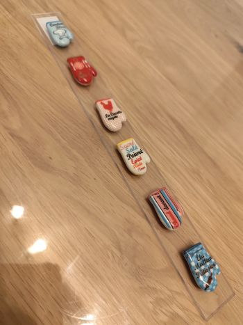 Lot de 6 figurines en céramique gants de cuisine