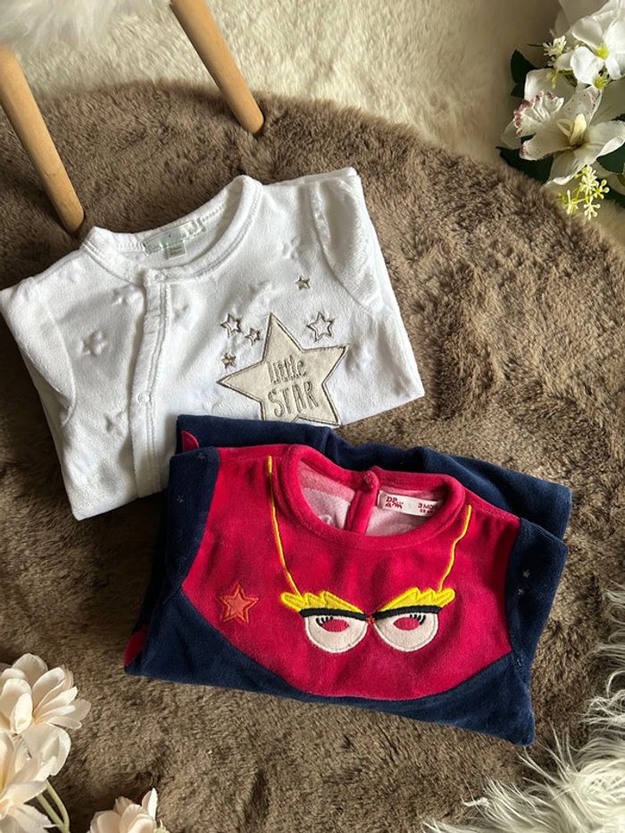 2 pyjamas velour taille 3 mois