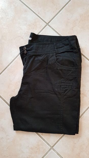 Pantacourt noir Ici et maintenant T46