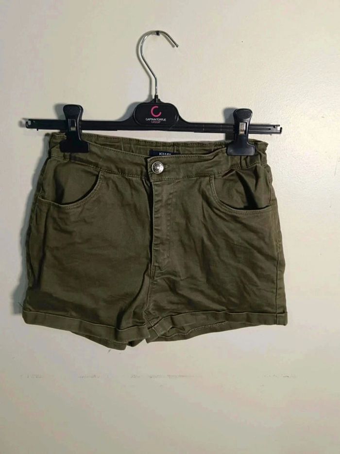 C10 short kaki kiabi 16 ans
