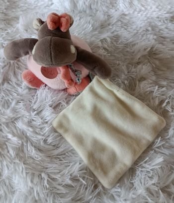 Doudou peluche Pm hippopotame Zoé avec mouchoir - Baby Nat 