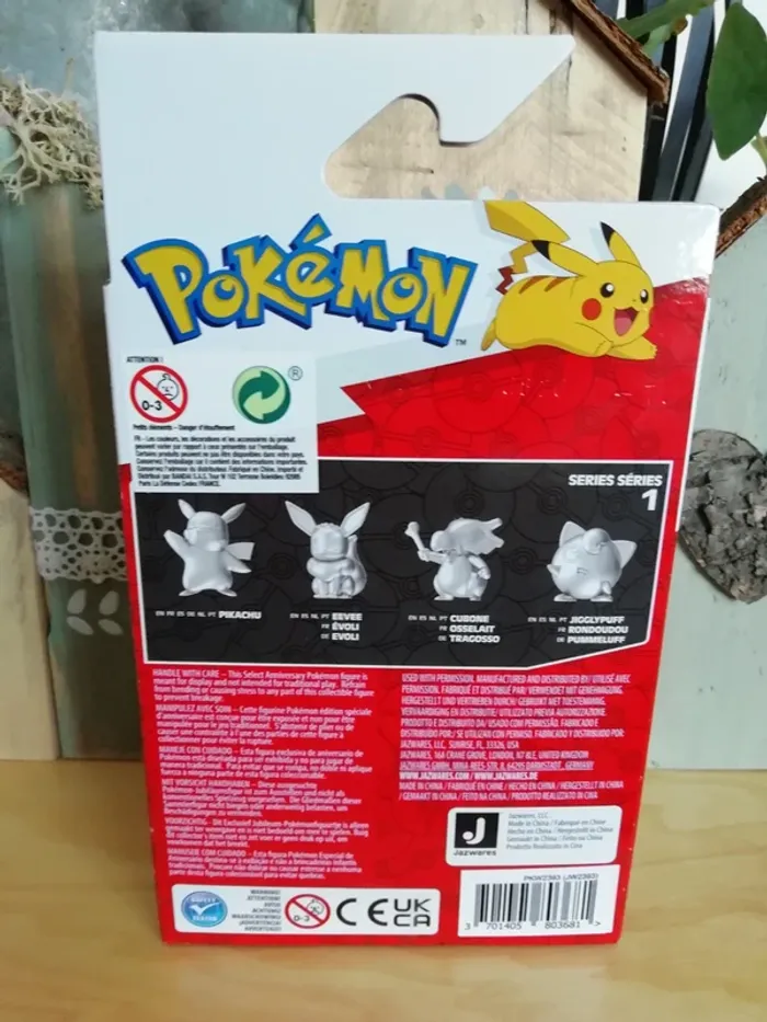 Lot figurines Pokémon pokemon anniversaire 25th argent Pikachu Evoli Osselait Rondoudou - photo numéro 7