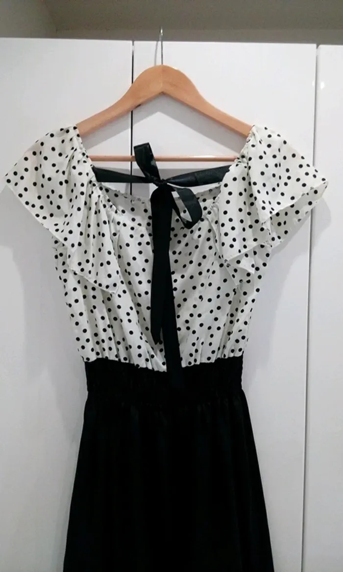 Petite robe noir et beige et pois T.S - photo numéro 4