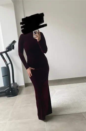 Robe de soirée moulante en velours