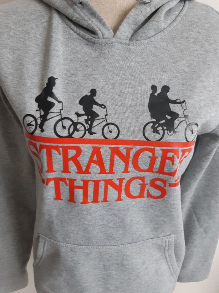 Sweat à capuche Stranger things T36 - photo numéro 2