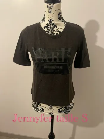 T-shirt à manches courtes gris foncé côtelé et noir Paris Jennyfer taille S