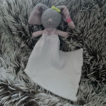 Doudou lapin mouchoir sucre d’orge
