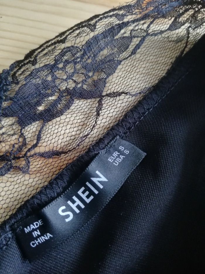 Petit top velours idéal pour les fêtes 🎄 - photo numéro 5