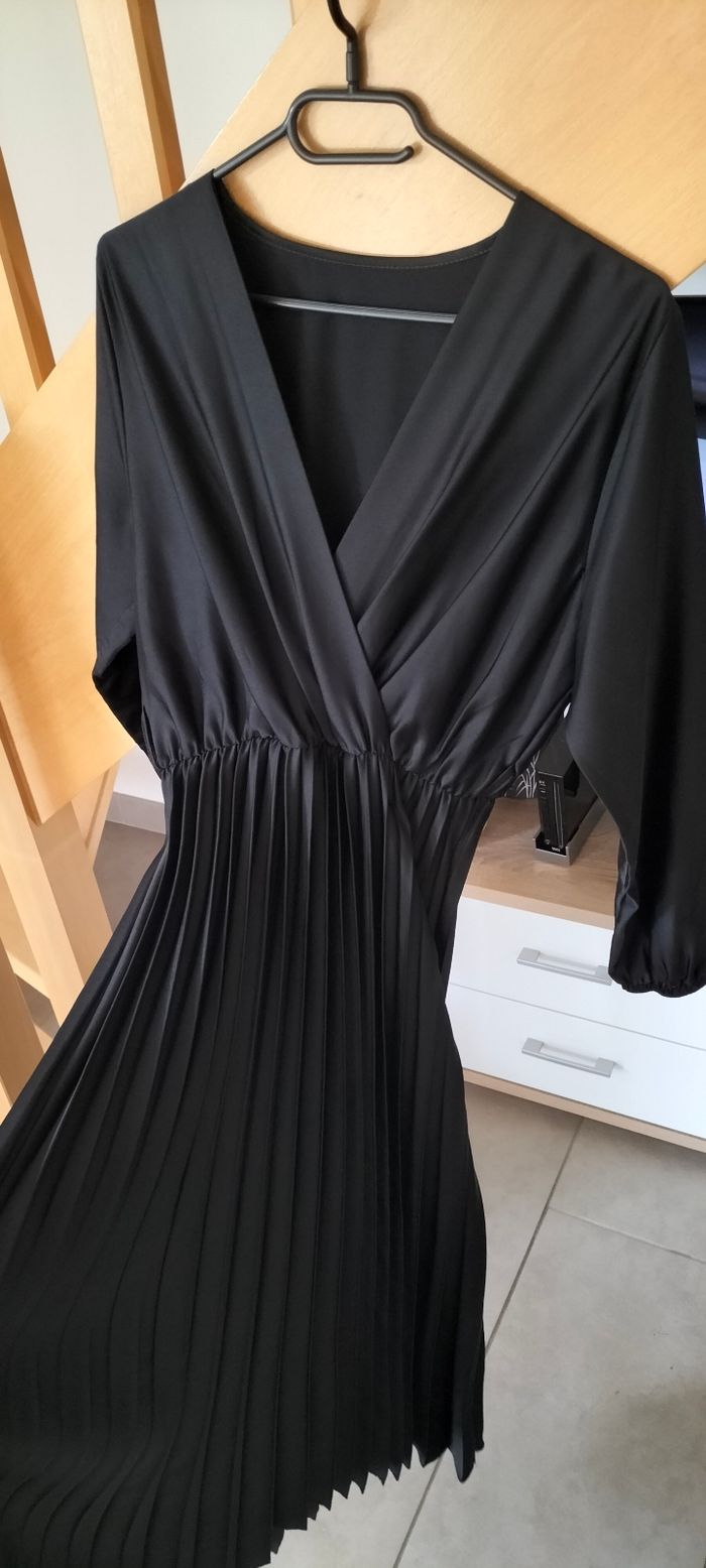 Robe longue noire - photo numéro 2